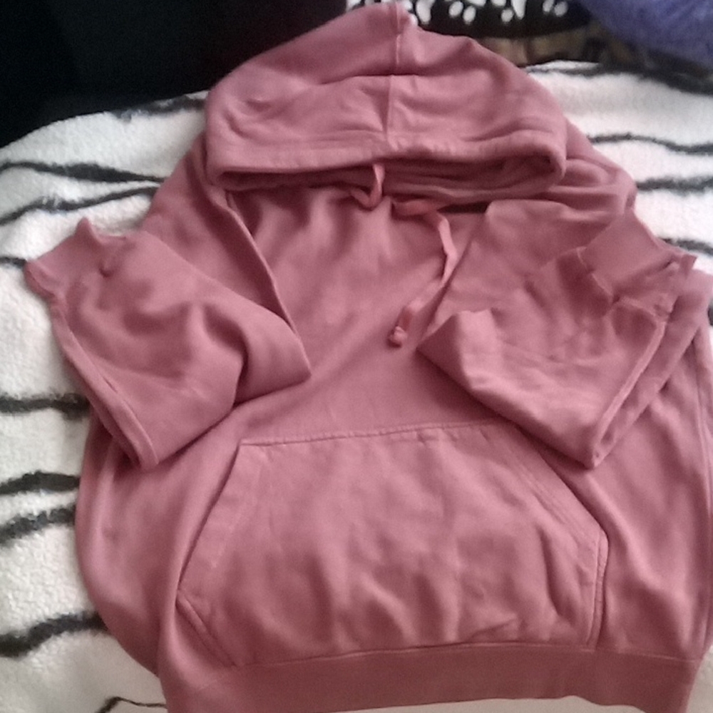 Long-Sleeve Hooded Pullover Sweat Shirt in Dusty Rose